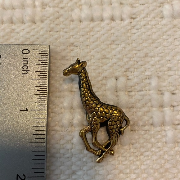 ⚫️ Giraffe Pin - unbranded - Picture 2 of 3